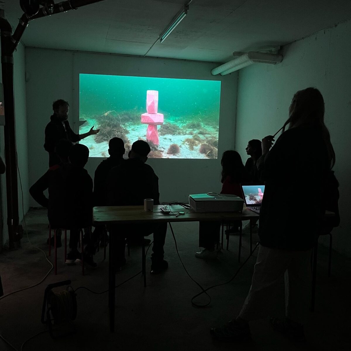 04 D6 F860 0215 47 E1 81 B0 BFF722542345